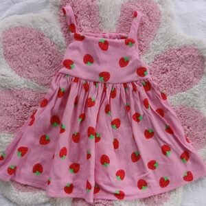 Vestido Infantil Rosa con Estampado de Fresas para Niña