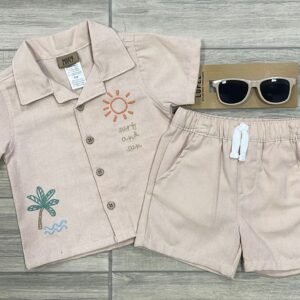 Conjunto Infantil de Verano Beige con Camisa Bordada, Short y Lentes de Sol - Talla 12 meses