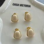 Aritos Cuadrados Minimalistas Beige en Acero de Alta Calidad | Elegancia para Todo Día