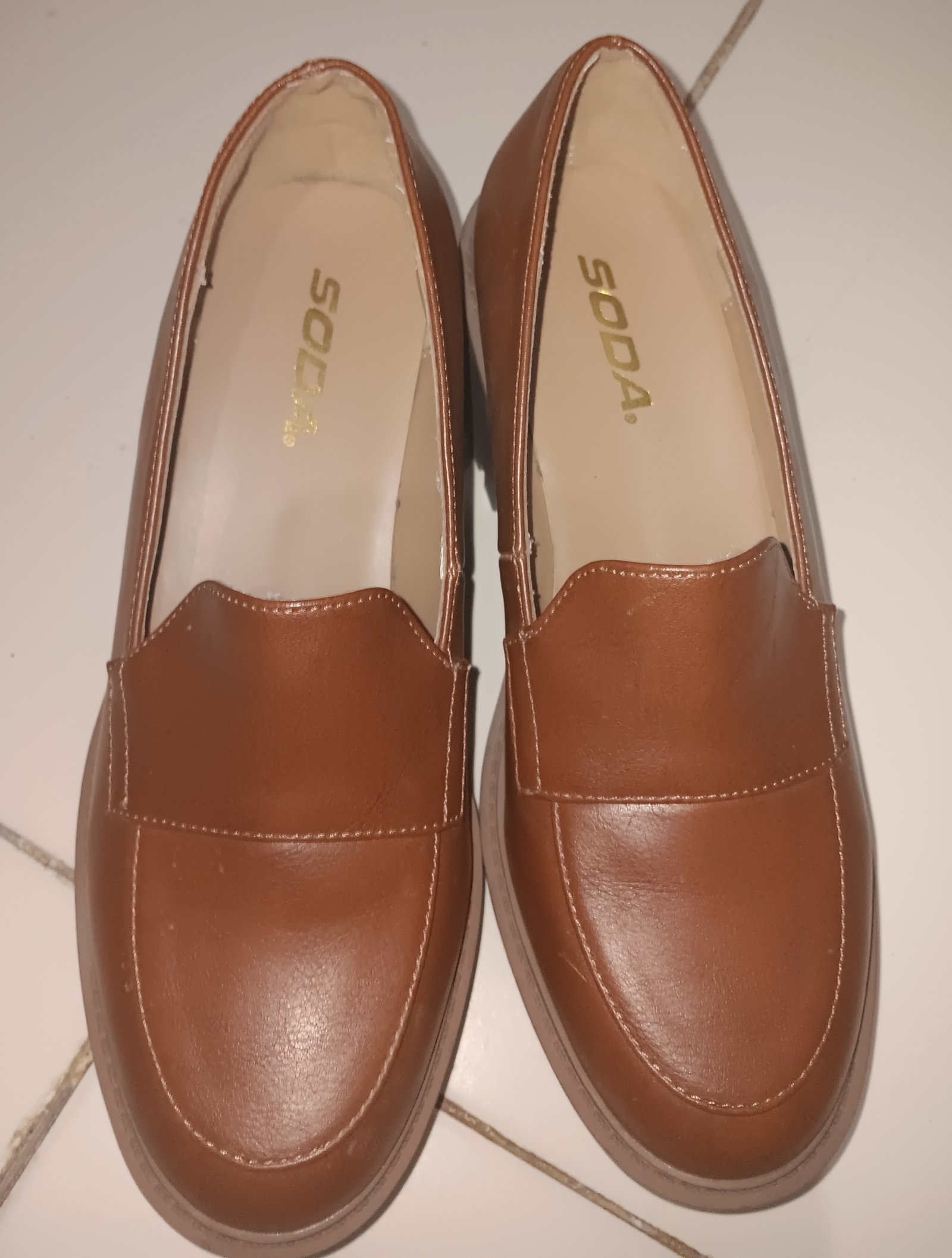 Vendo zapatos Mocasines talla 7M
